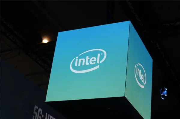 又得换主板！Intel首款桌面主流8核首曝：2.2GHz好低