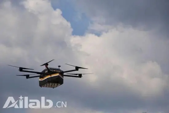 中国邮政测试无人机送货 首次试飞成功
