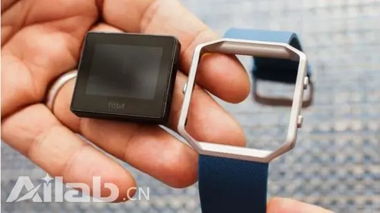 Fitbit发布了一款可以“换表框”的智能手表